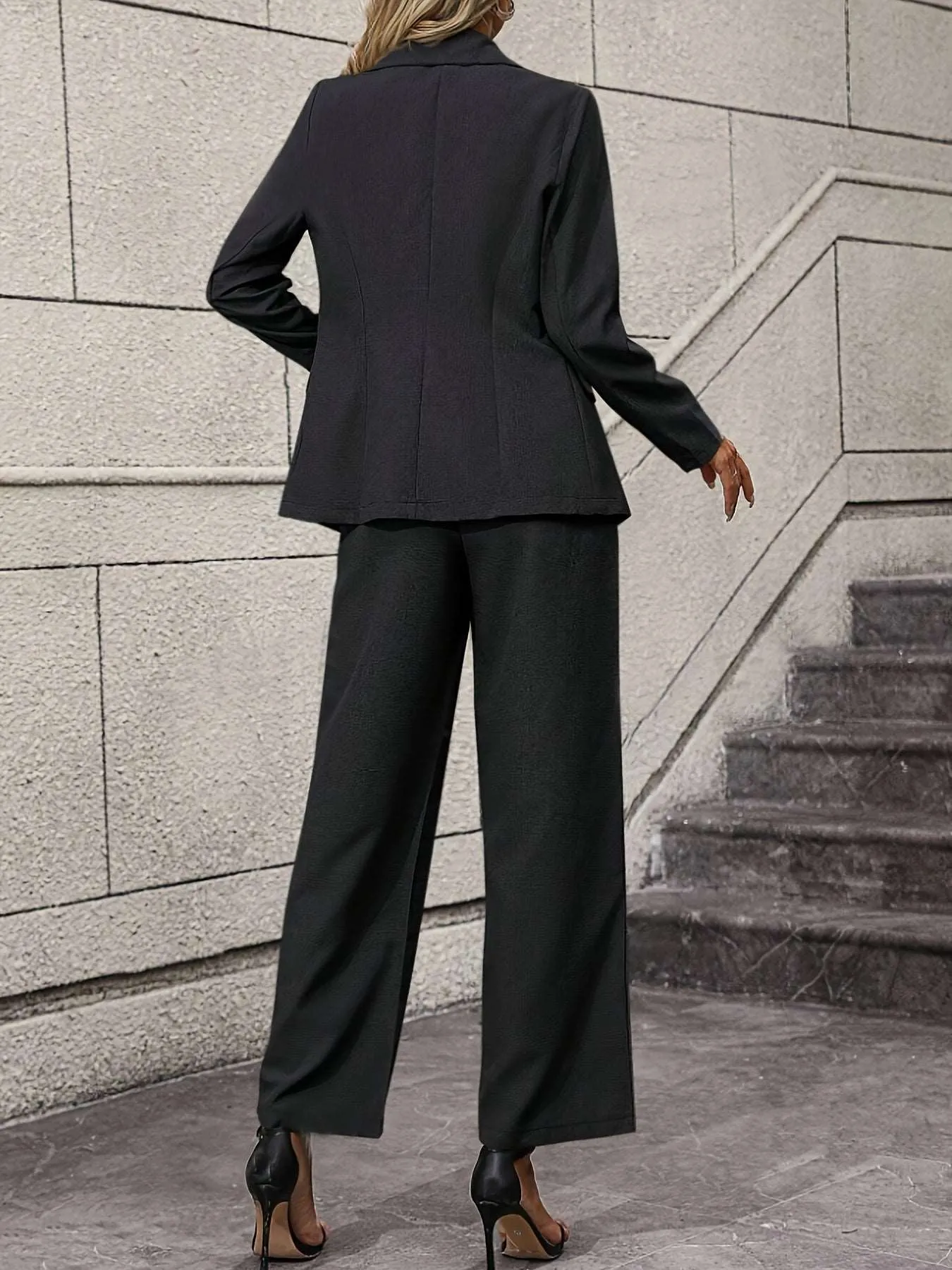 Contemporary Chic: Modern Floor-Length Pants Outfit with Tailored Jacket