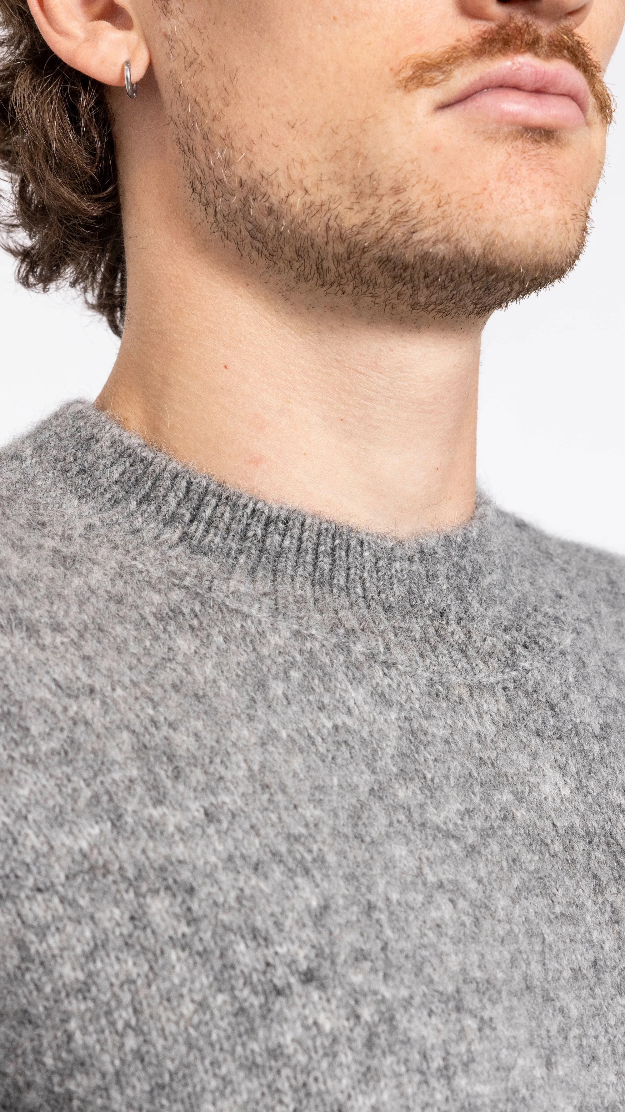 JACQUEMUS GRAY "LE PULL JACQUEMUS" SWEATER