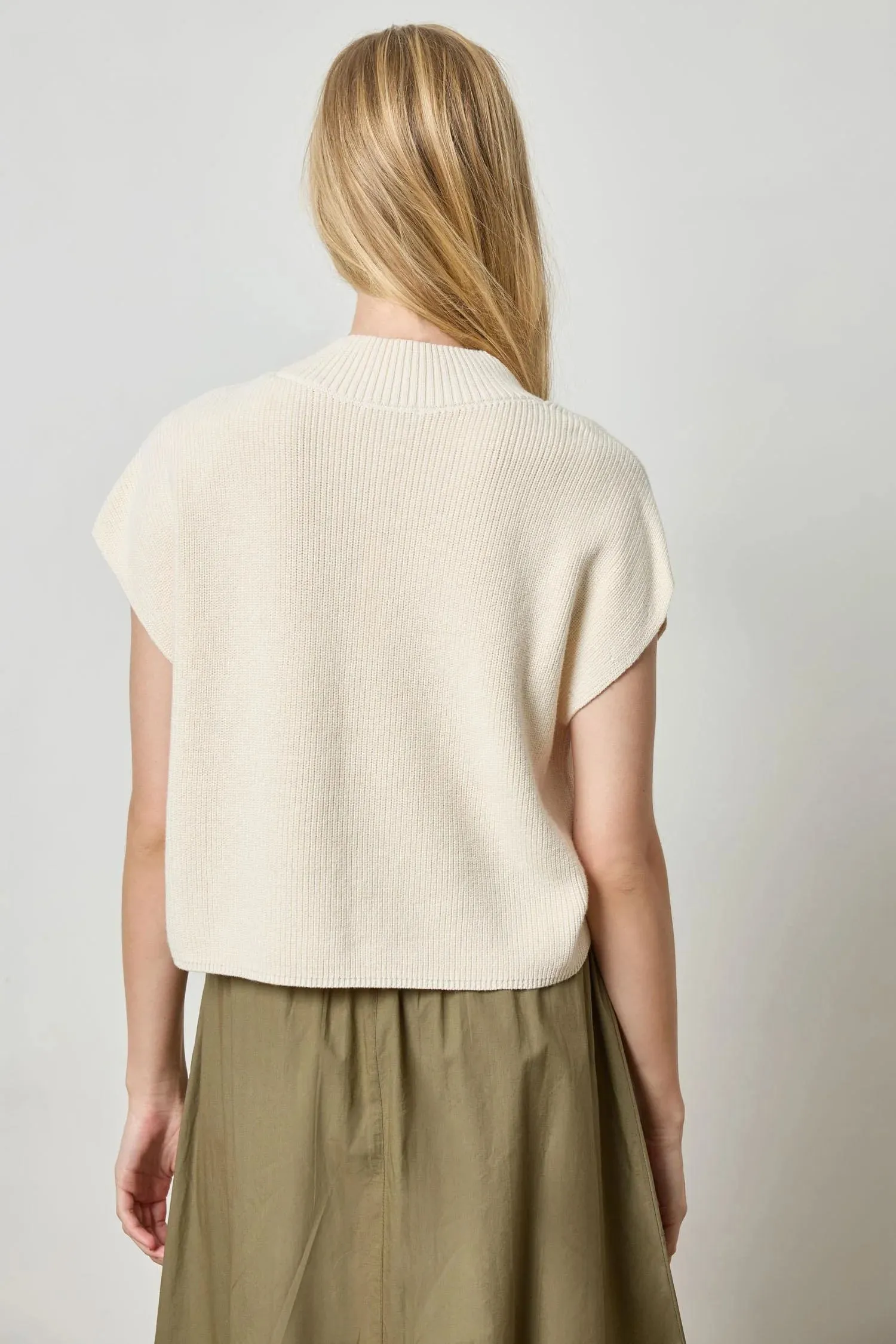 Lipa2858 Ivory Vneck Sweater