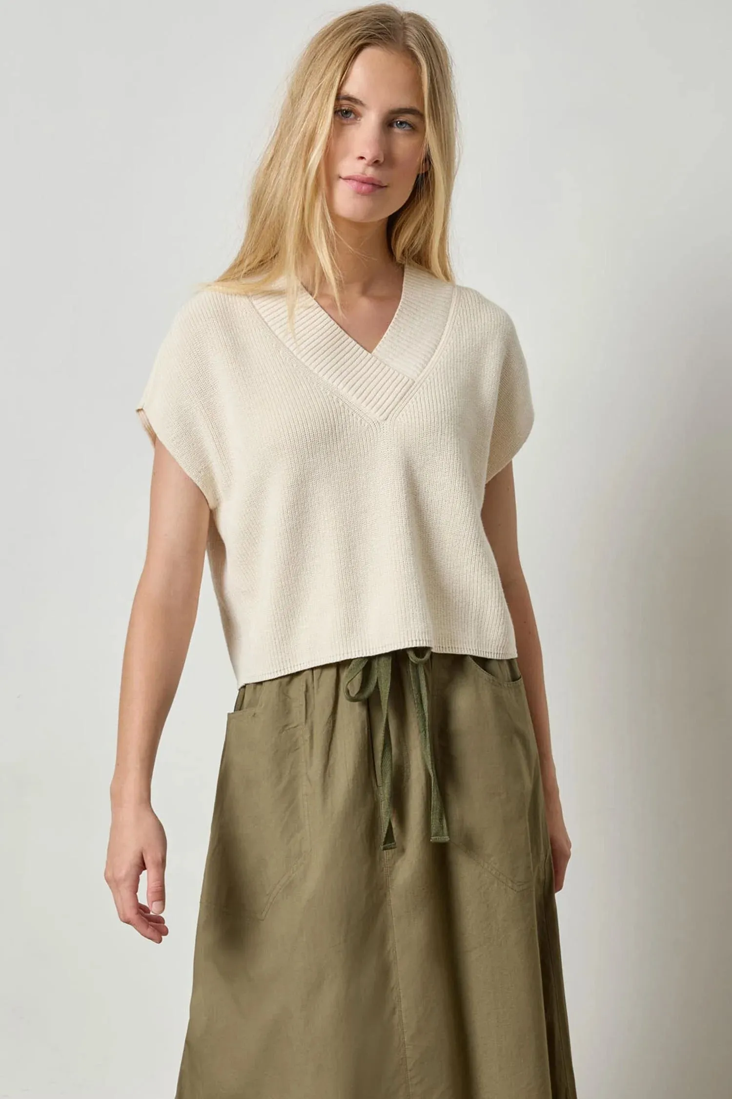 Lipa2858 Ivory Vneck Sweater