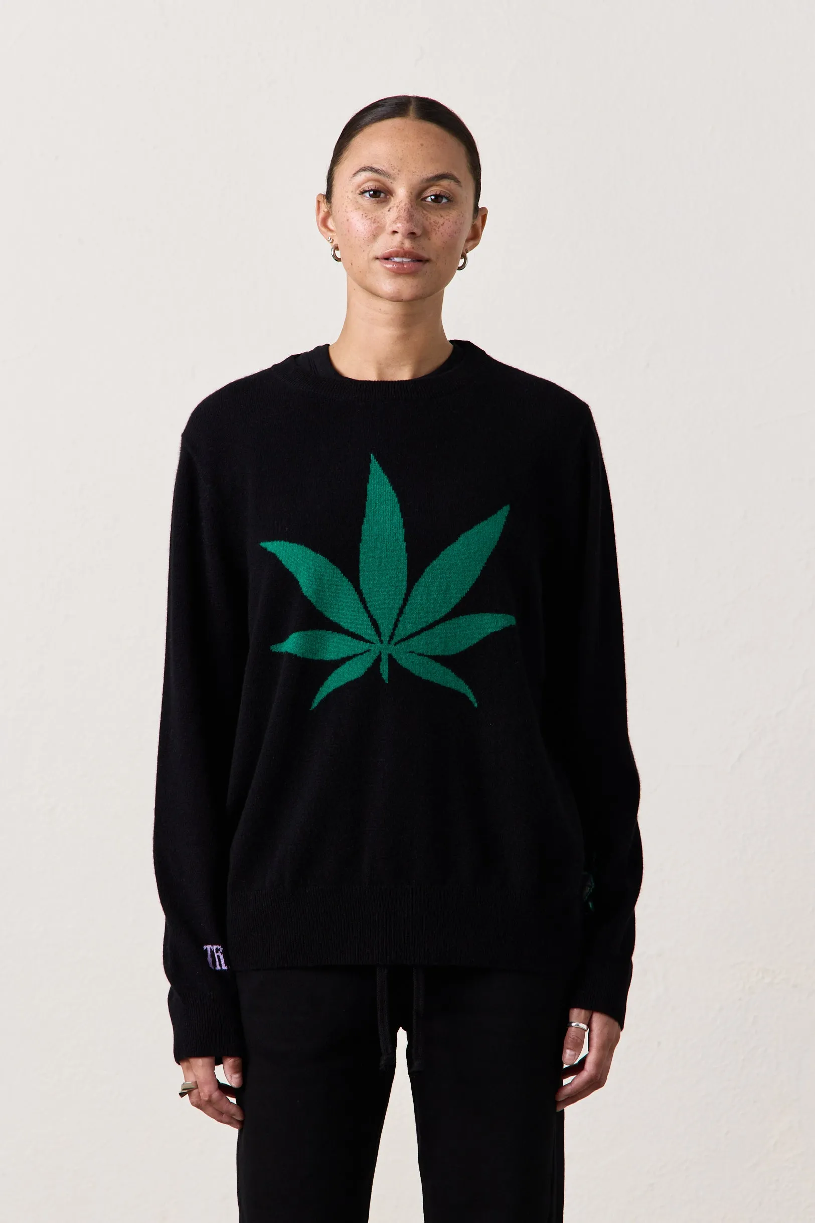 NSF X JA SWEET LEAF CASHMERE CREW / BLACK