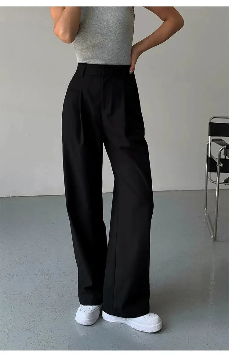 Relaxed Fit Pleated Pants