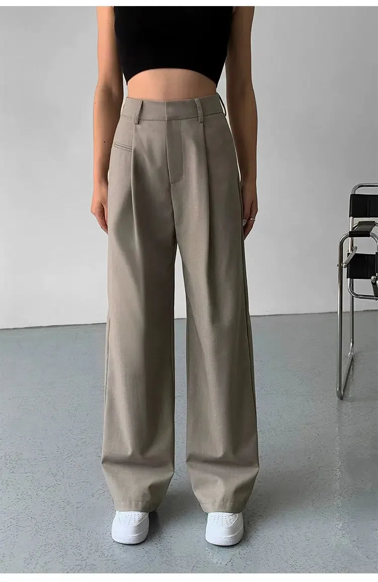 Relaxed Fit Pleated Pants