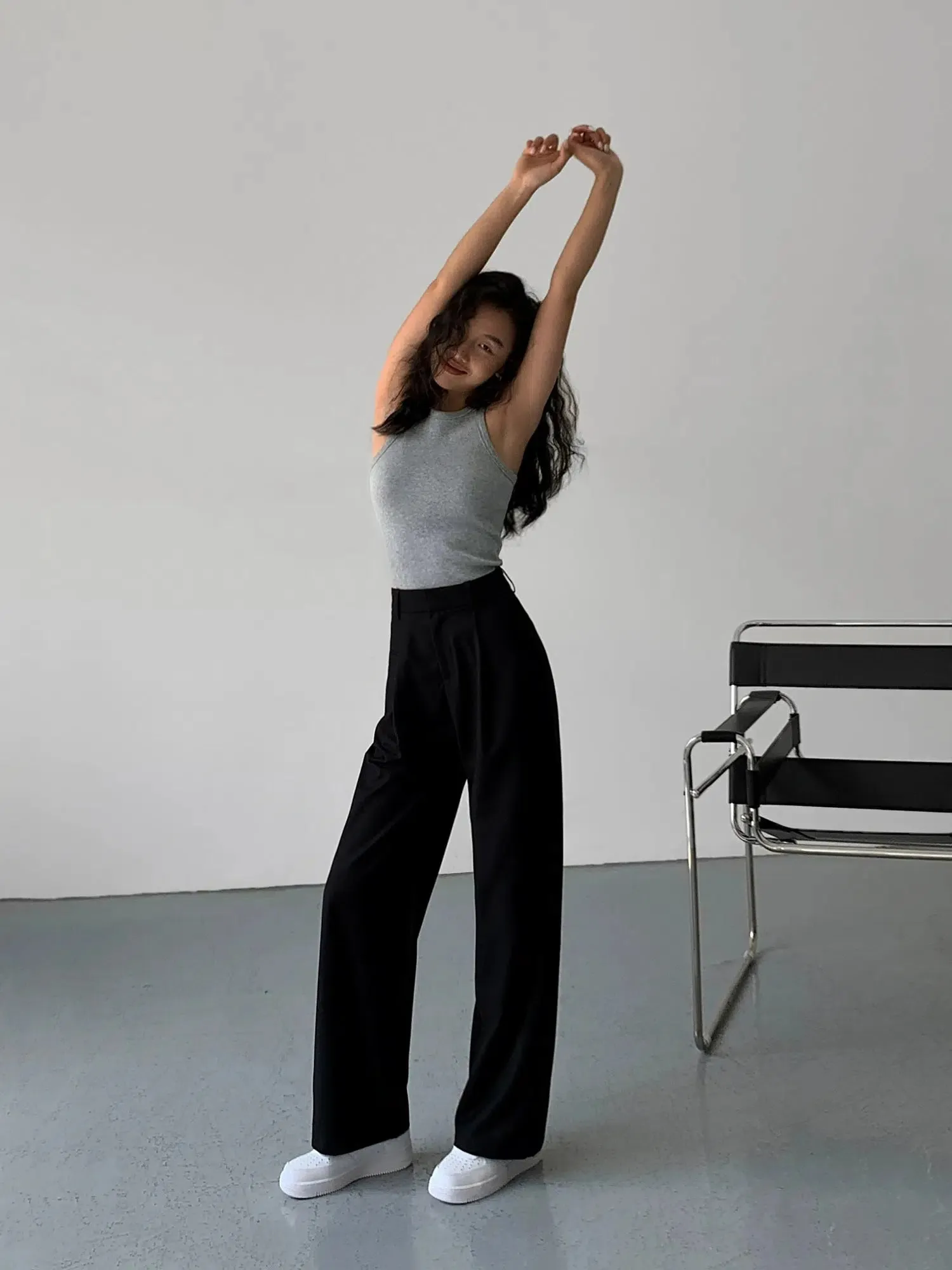 Relaxed Fit Pleated Pants