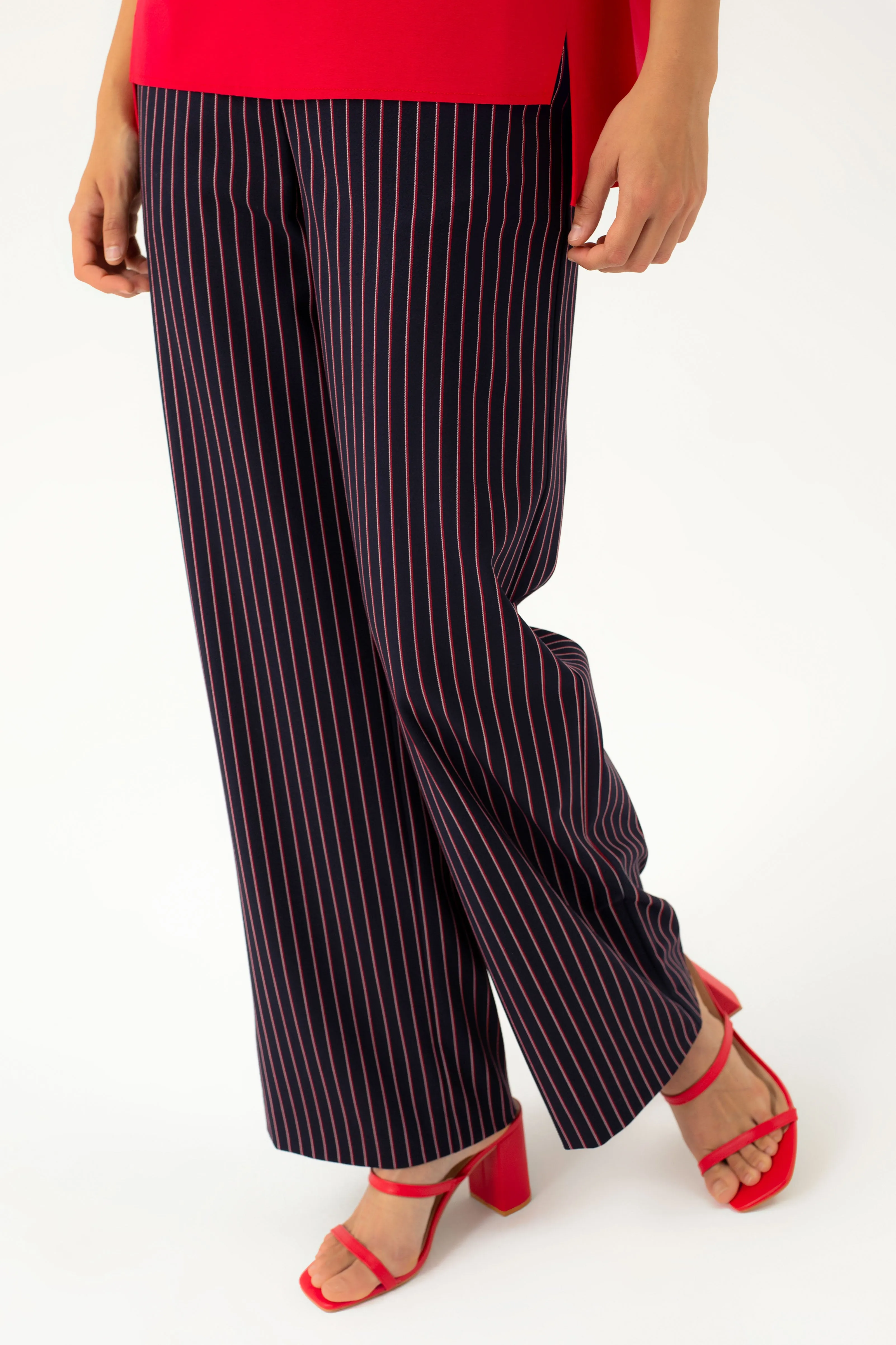 STRAIGTH NAVY TROUSERS WITH RED STRIPES